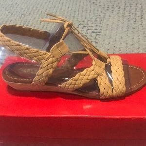 NWT Carlos Santana Kelly 2 Sandals